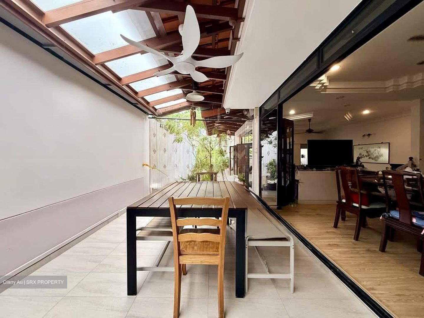 Phillips Avenue (D19), Terrace #574112031